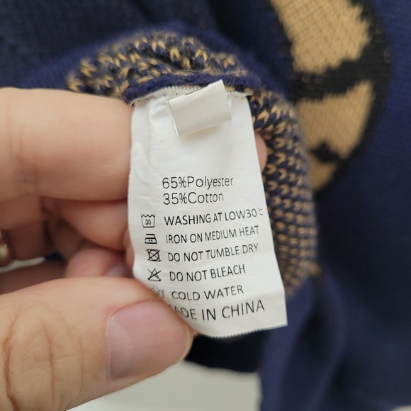 Tiger Sweater SIZE M - Picture 4 of 10